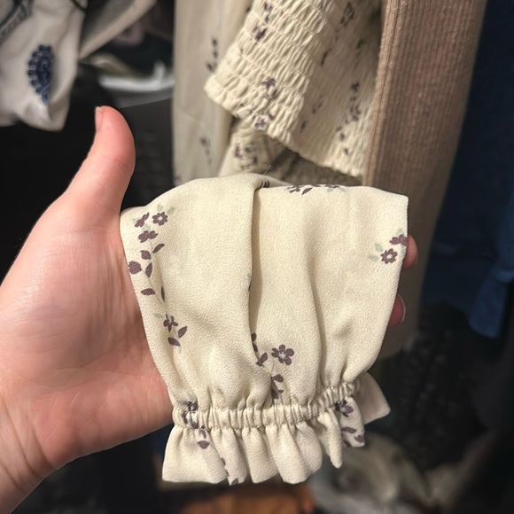 Tan/purple flowers open front crop long sleeve - Picture 2 of 2